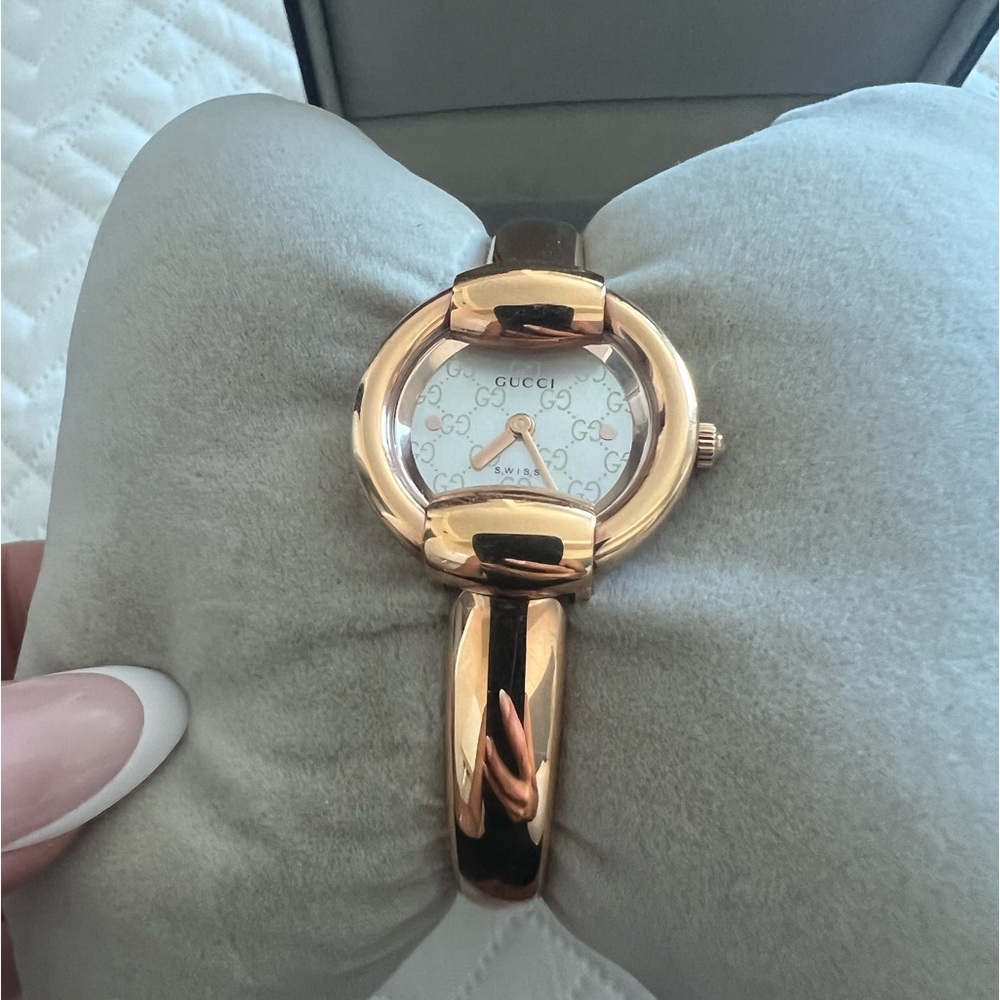 GUCCI Petite S-Steel White Dial Gold Women's Bangle Watch 1400L-0089034.
